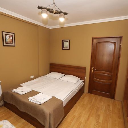 Popock Baghramyan Bed and Breakfast Jerevan Buitenkant foto