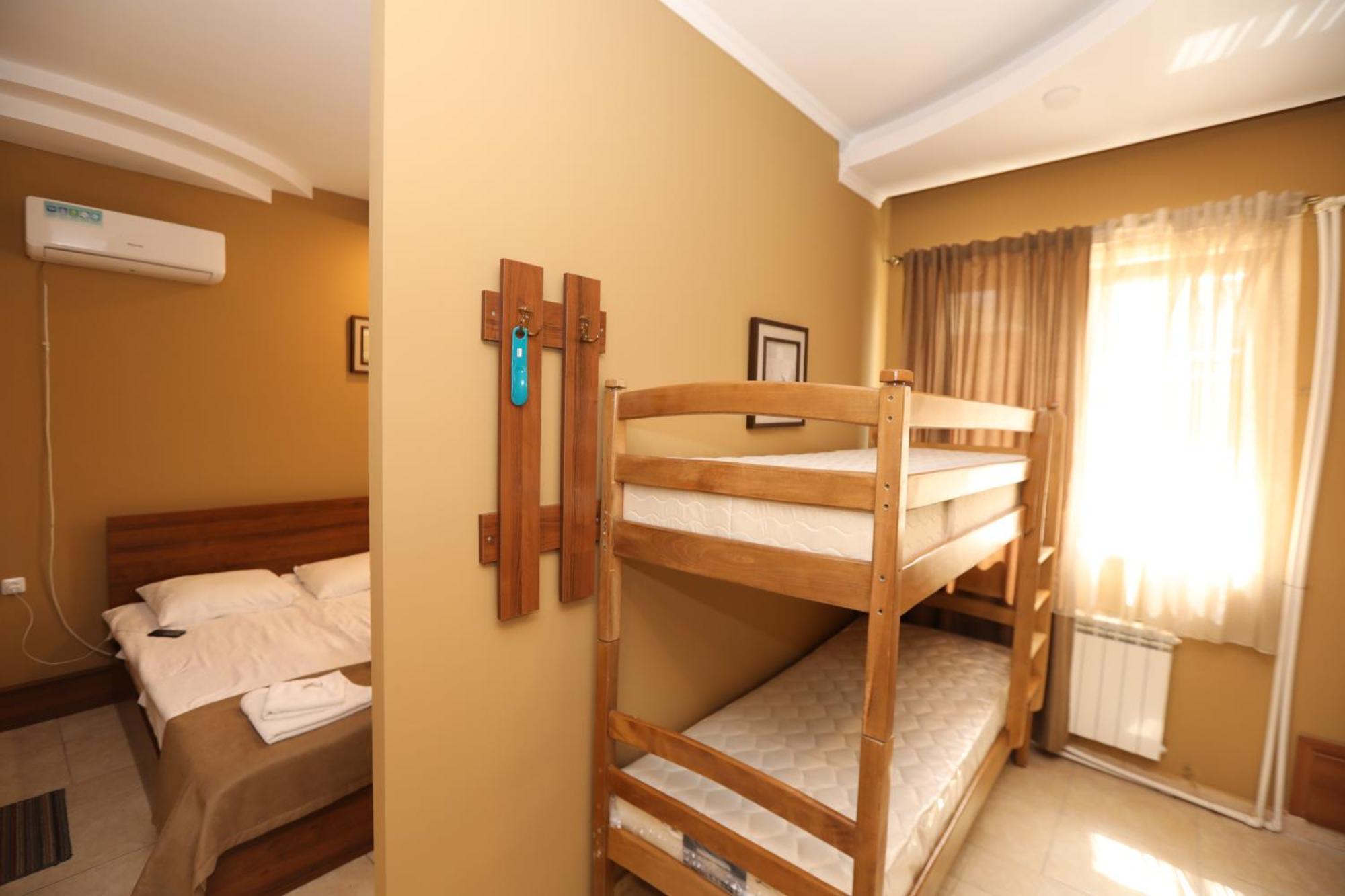 Popock Baghramyan Bed and Breakfast Jerevan Buitenkant foto