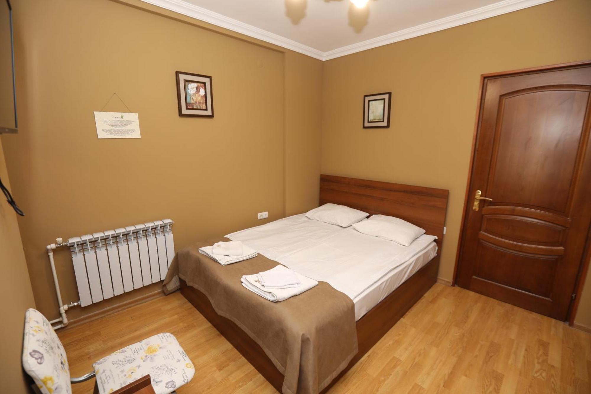 Popock Baghramyan Bed and Breakfast Jerevan Buitenkant foto
