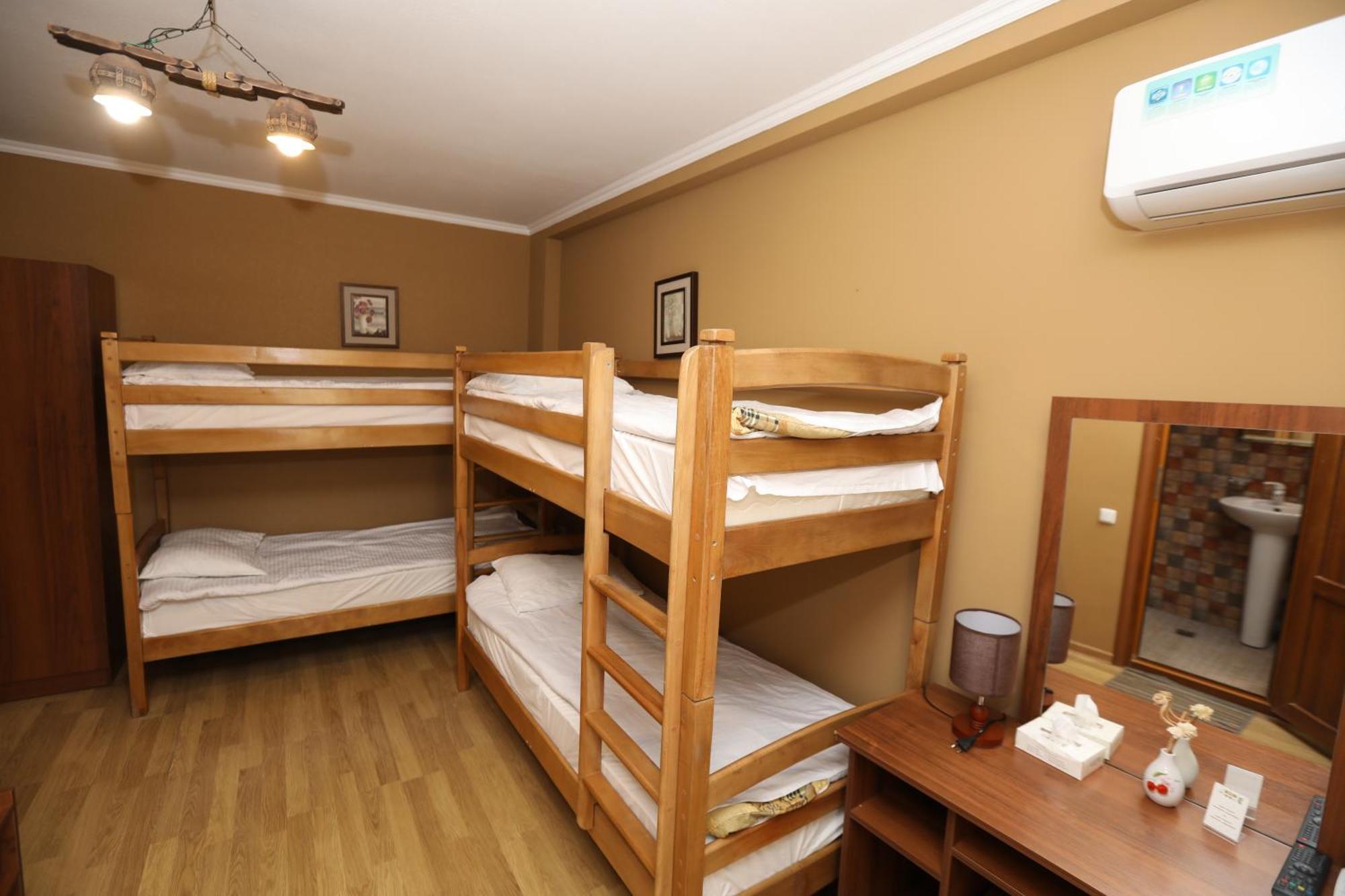 Popock Baghramyan Bed and Breakfast Jerevan Buitenkant foto