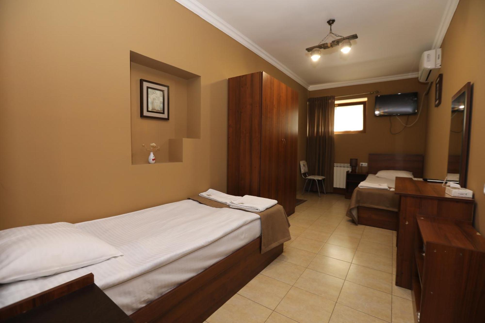 Popock Baghramyan Bed and Breakfast Jerevan Buitenkant foto