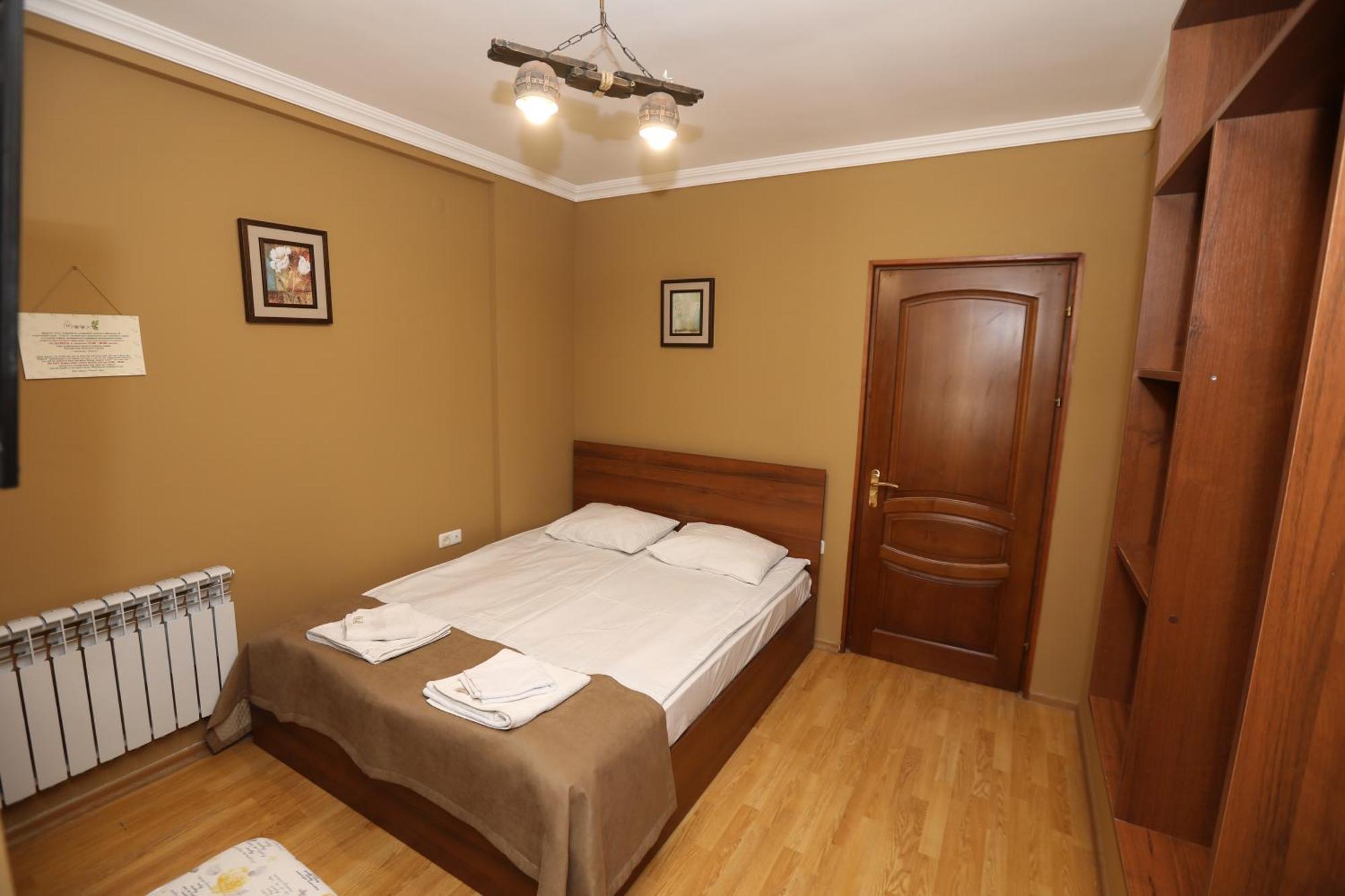 Popock Baghramyan Bed and Breakfast Jerevan Buitenkant foto
