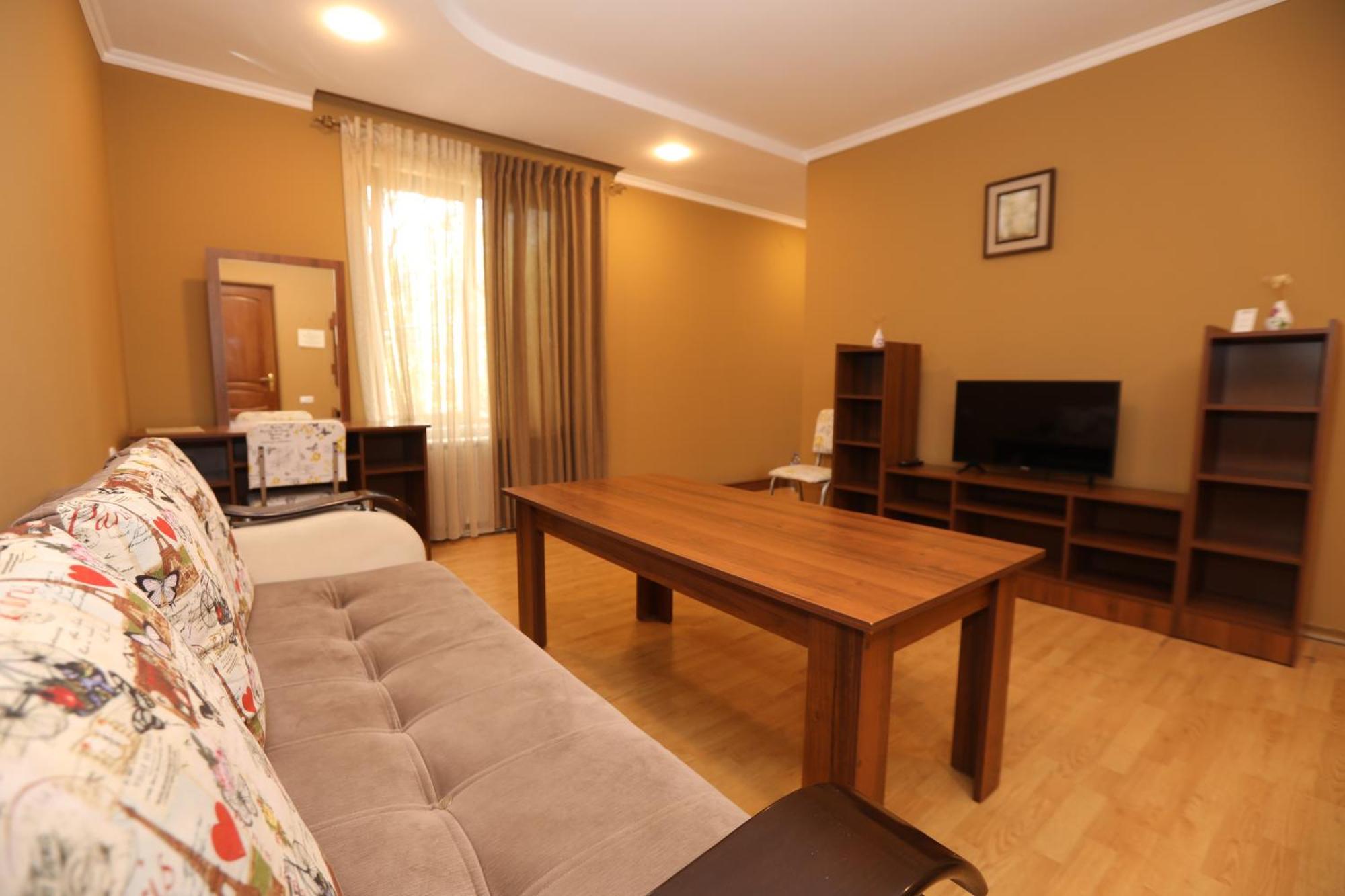 Popock Baghramyan Bed and Breakfast Jerevan Buitenkant foto